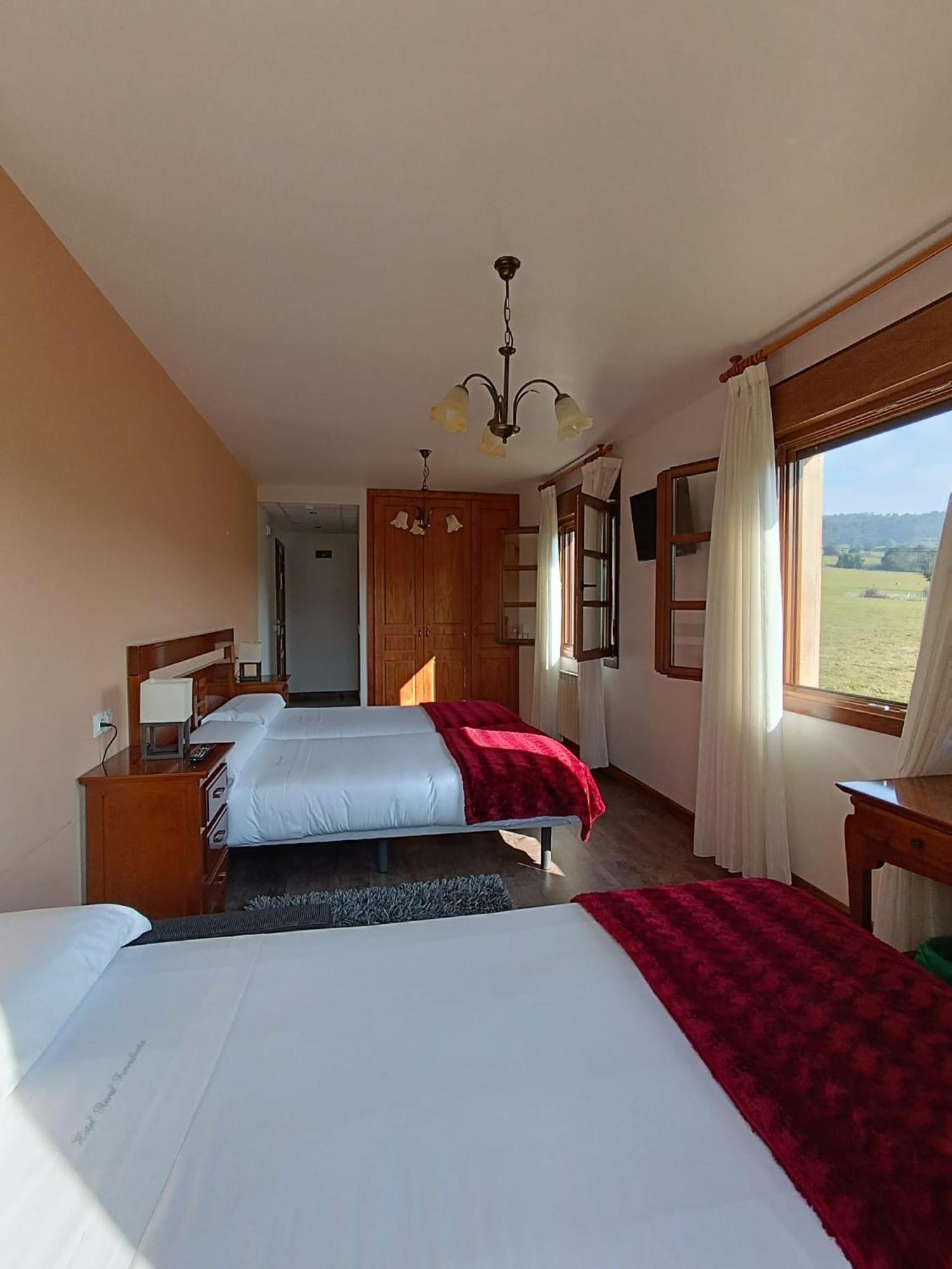 Hotel Rural Foncubierta Soto Del Barco Rum bild